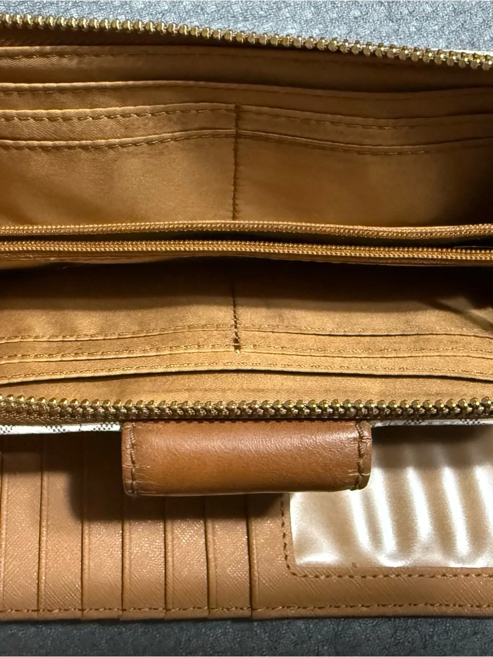 Vintage Fossil Madison Geometric Print Coated Canvas Zip Around Wristlet Wallet